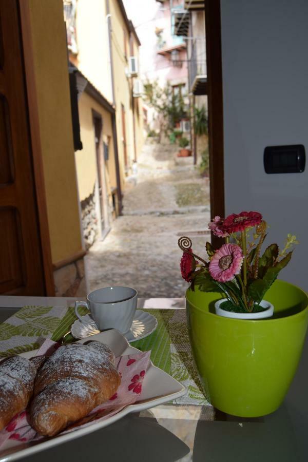 Domunua Holiday House Cefalu Exterior photo