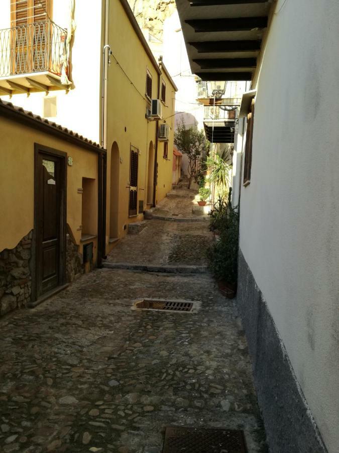 Domunua Holiday House Cefalu Exterior photo